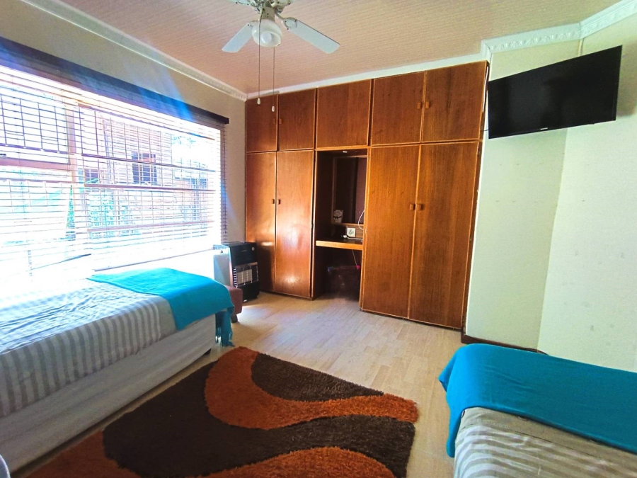 5 Bedroom Property for Sale in Pellissier Free State